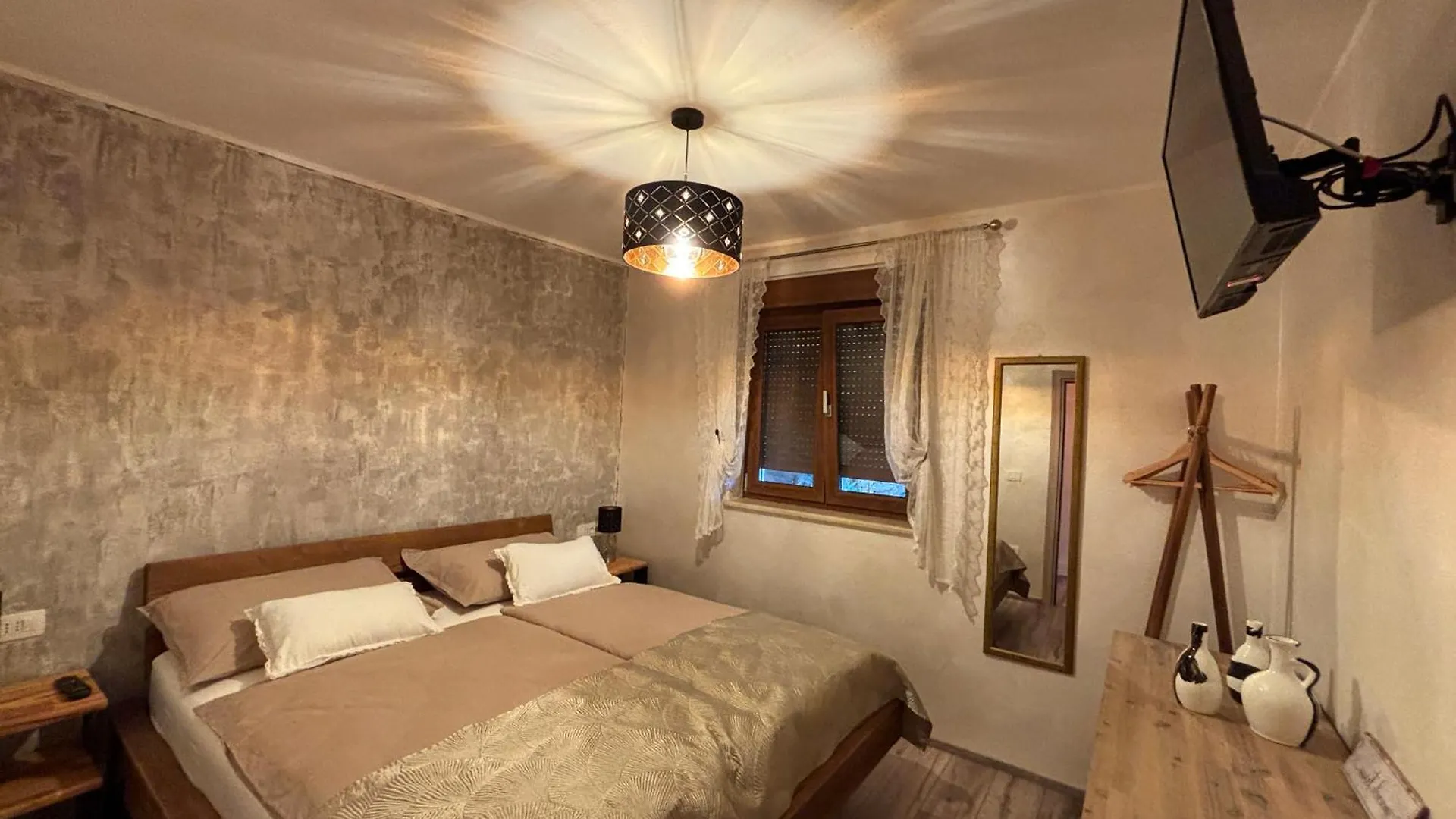 Amor, Flat With Private Hot Tub, Breathtaking Views And Free Parking In A Garage, Bookable All Year Round, Also Take A Look At Our Flat Coccolina Rabac Apartment